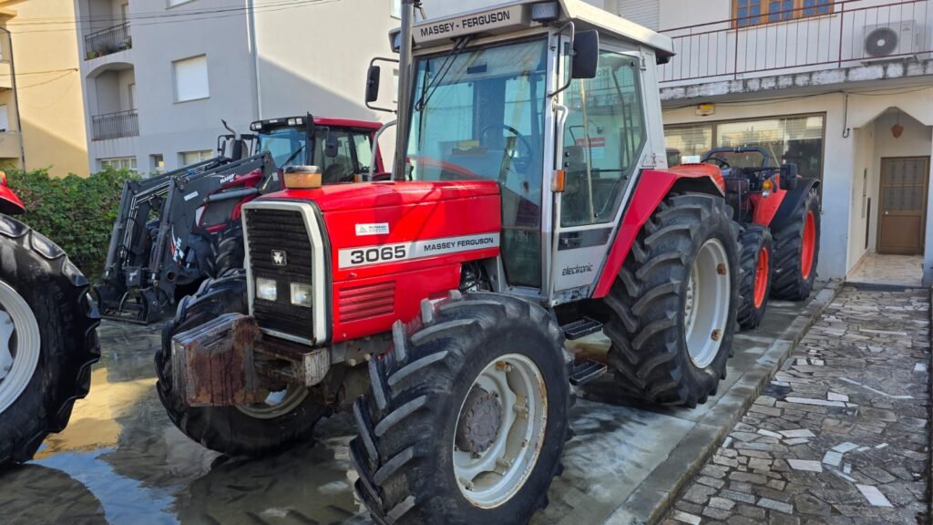 Massey Ferguson 3065 — fotografia 1